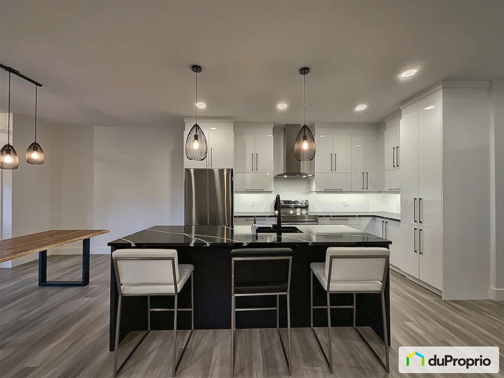 $529,900 - Condominium for sale in Magog — photo 1