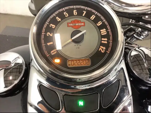 2016-Harley-Davidson FLSTC in103 in Heritage Softail Classic in Street, Cruisers & Choppers in City of Toronto - Image 6