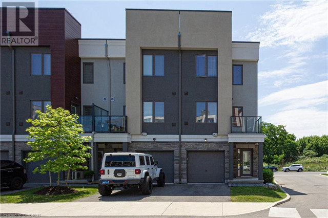 115 SHOREVIEW Place Unit# TH11 Stoney Creek, Ontario in Houses for Sale in Hamilton - Image 2