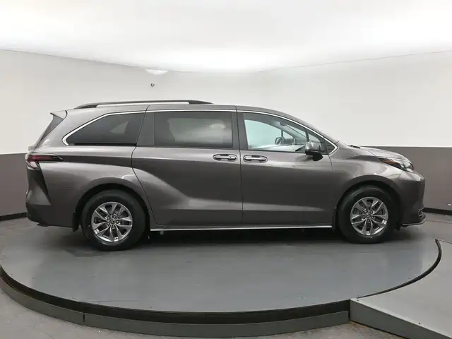 2024 Toyota Sienna XLE in Cars & Trucks in Dartmouth - Image 37