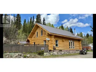 Beautifully crafted log home on Tchesinkut Lake, just 16 km south of Burns Lake and 3 km from the Fr...