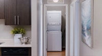 Broadstreet's Water's Edge offers 1 and 2 bedroom pet friendly apartments for rent, conveniently loc... (image 6)
