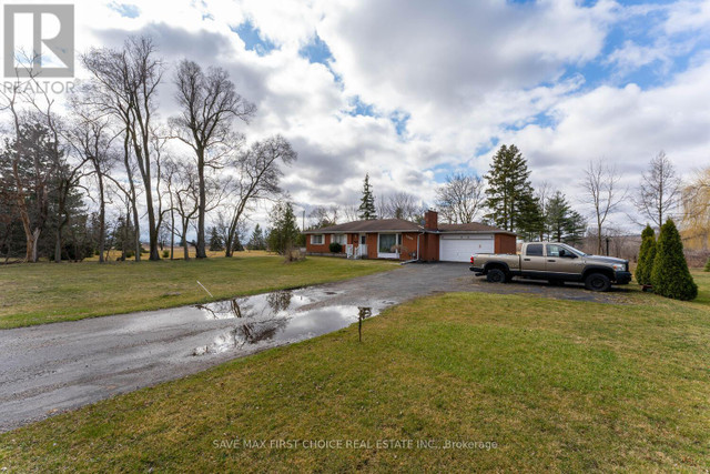 7086 TREMAINE RD Milton, Ontario in Houses for Sale in Oakville / Halton Region - Image 3