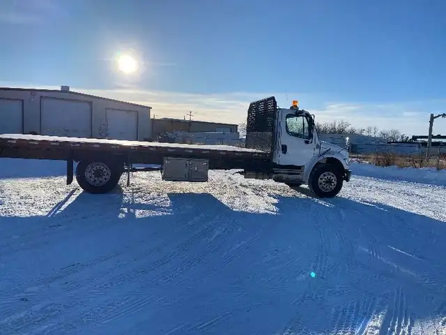 2019 Freightliner M2 FLATBED in Heavy Trucks in Saskatoon - Image 16