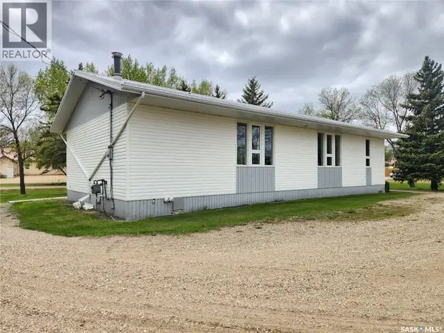 402 Wheaton AVENUE Ogema, Saskatchewan in Commercial & Office Space for Sale in Regina - Image 24