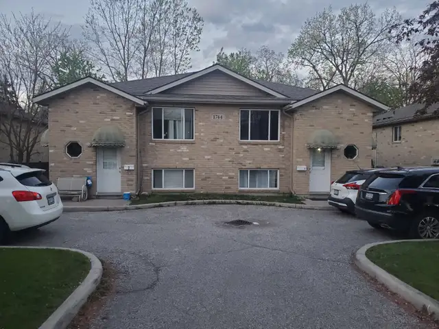 South Windsor Upper 2bd in 4-Plex w/5 appliances Available Immed