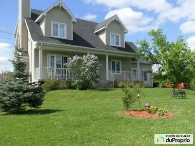 Là voilà, votre future demeure de rêve! Superbe maison canadienne à vendre dans un secteur recherché...