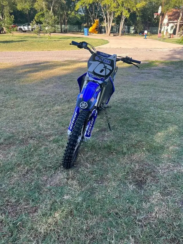 2008 YAMAHA YZ250F-BLUE! in Dirt Bikes & Motocross in Edmonton - Image 7