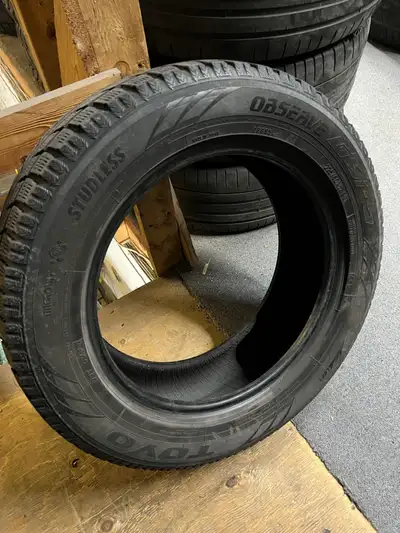 Good single Toyo Observe GSi-5 winter tire. 1 x 225/60/17 7/32nd tread remaining You can reach me at...