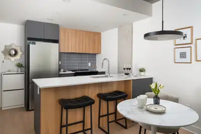 Apartment for rent appt logement locatif, 3.5, 3 1/2 1cc, 1 bedroom/chambre, Canal Lachine-Marché At...