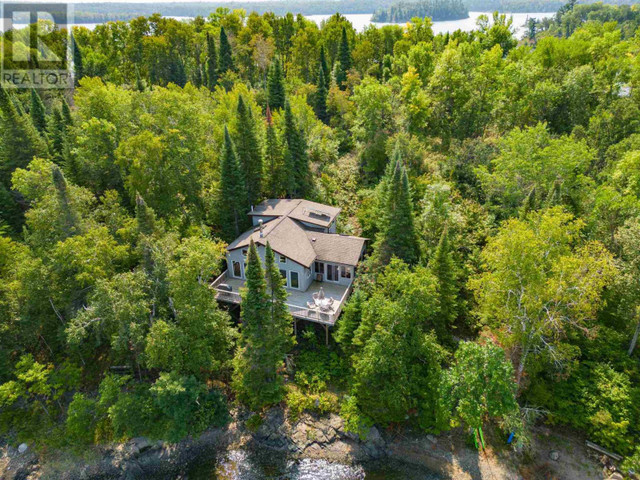 Island 809 PT 1&3 West of Kenora, Ontario in Houses for Sale in Kenora - Image 2