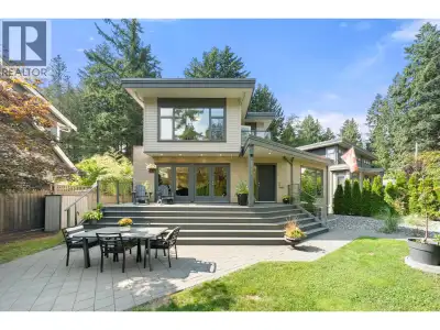 Welcome to your new 3,300 sqft+ custom home by Georgie Award winning Naikoon Construction. Designed...