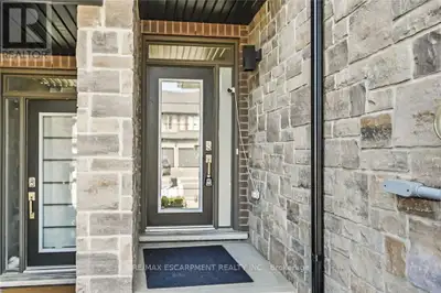 Gorgeous two storey freehold townhouse in the heart of wine country with exquisite modern design and...