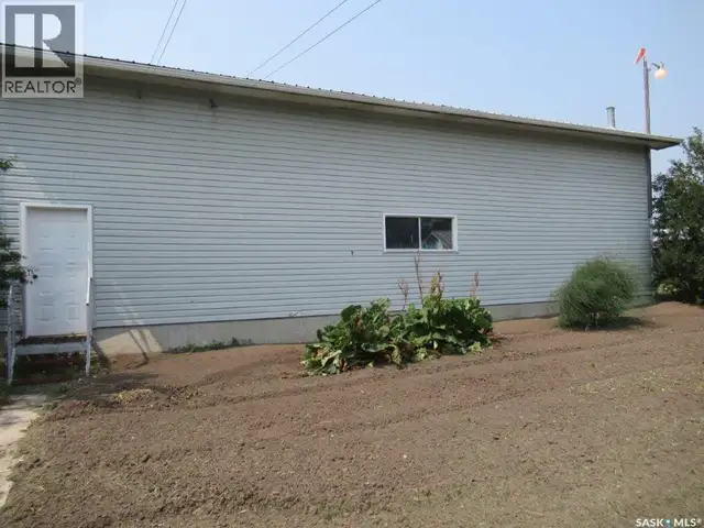 207 2nd AVENUE W Smiley, Saskatchewan in Houses for Sale in Saskatoon - Image 14