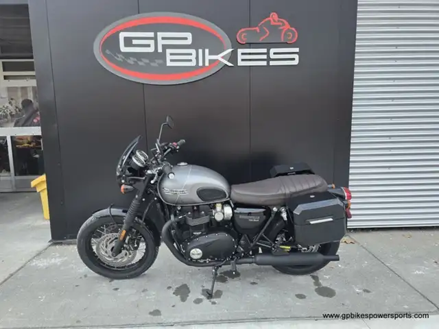 2025 Triumph Bonneville T120 Black Graphite / Matte Graphite in Street, Cruisers & Choppers in Oshawa / Durham Region - Image 8