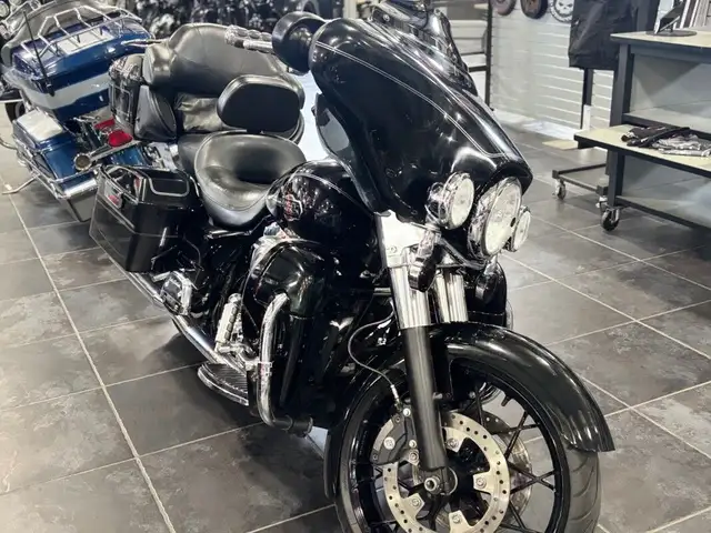 2008 Harley-Davidson Electra Glide Ultra Classic in Street, Cruisers & Choppers in Sudbury - Image 12