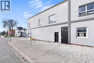 Welcome to your new home at 1188 Wyandotte St E, located in the heart of Walkerville! This bright an...