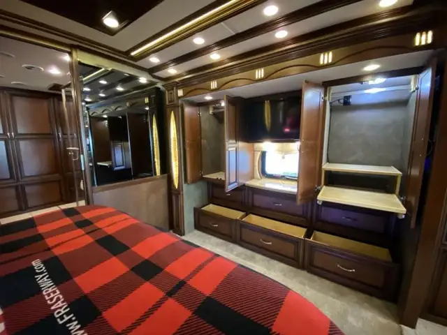 2014 Newmar Mountain Aire 4369 in RVs & Motorhomes in Abbotsford - Image 19