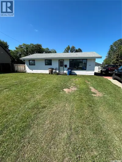 Great size home with a very affordable price tag. Three bedrooms, one bath on a large double lot, si...