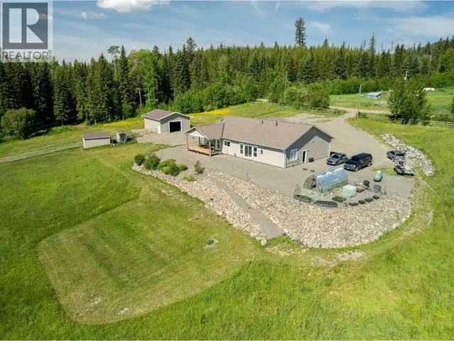 7155 GROSSETT ROAD Lone Butte, British Columbia in Houses for Sale in 100 Mile House - Image 3