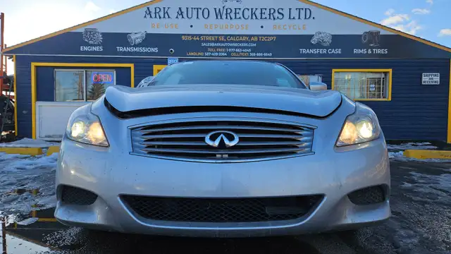 2008 Infiniti G37 Coupe Journey/Sport RWD MT for parts in Auto Body Parts in Calgary - Image 2