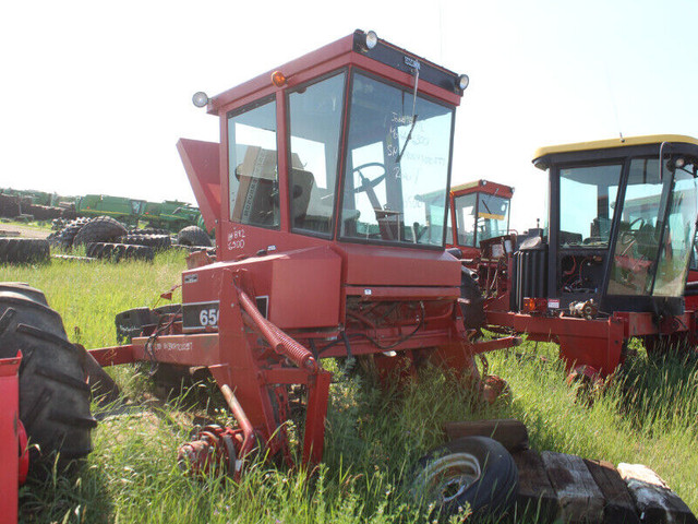 PARTING OUT: Case IH 6500 Swather (Parts & Salvage) in Other in Saskatoon - Image 2