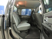 RAM 1500 CLASSIC 2022 V8 5.7L CREW-CAB 4X4 TOUT ÉQUIPÉ / CAMÉRA DE RECUL / BLUETOOTH / AVEC SEULEMEN... (image 8)