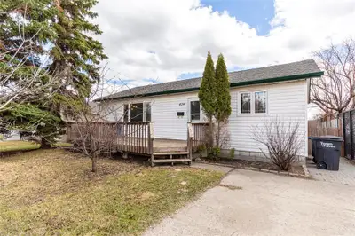 ANW//Rivers/Welcome Home! Offering just under 1,000 sq ft of comfortable living space, this home fea...