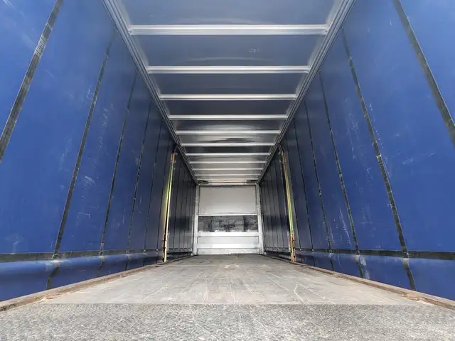 2015 International 7500 25.5' Curtain Side, Allison Auto, Tandem in Heavy Trucks in Calgary - Image 8