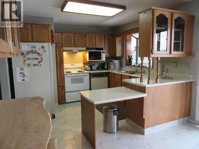 7568 BURGESS ROAD Deka Lake / Sulphurous / Hathaway Lakes, Briti in Houses for Sale in 100 Mile House - Image 16