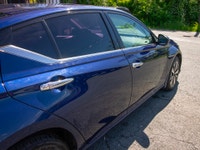 [190,000km AC / Tilt & Telescopic Steering / Power Windows-Mirrors-Locks-Keyless Entry / Cruise Cont... (image 7)