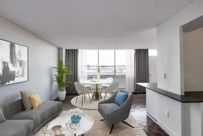 Building Features Welcome to 191 Silvercreek Parkway South, a well-appointed mid-rise residence in t...