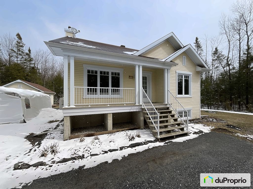 $639,000 - Bungalow for sale in Sherbrooke (Deauville) — photo 1
