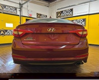 Auto Avenue Airdrie is pleased to present this 2016 Hyundai Sonata 2.4L Sport Tech with 255,671 km .... (image 3)