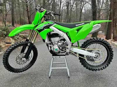 APPLY NOW: https://www.ridecollective.ca/get-pre-approved 2023 KAWASAKI KX450 • Powerful 449cc four-...