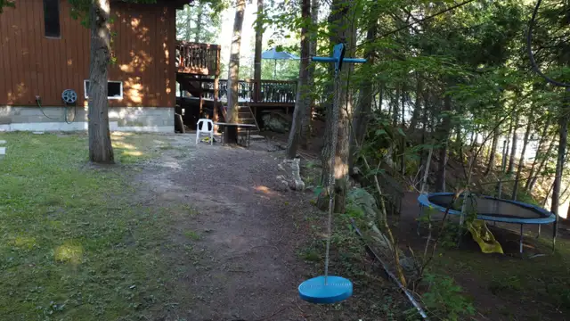 LAKEFRONT COTTAGE FOR RENTRODDICK LAKE - Discounted rates in Quebec in Canada - Image 6
