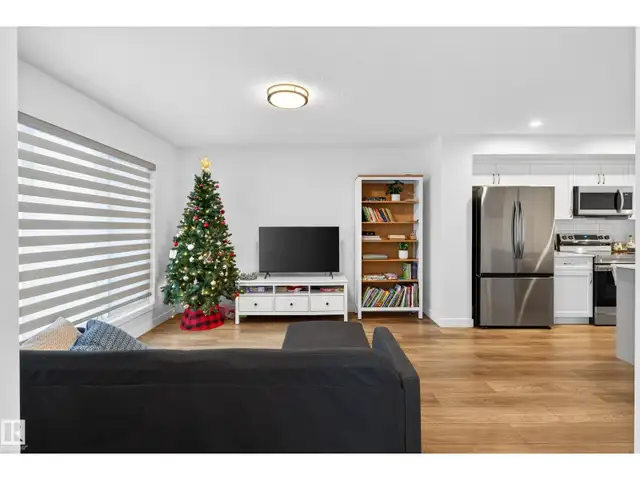 201 SUNLAND WY Sherwood Park, Alberta in Houses for Sale in Strathcona County - Image 6