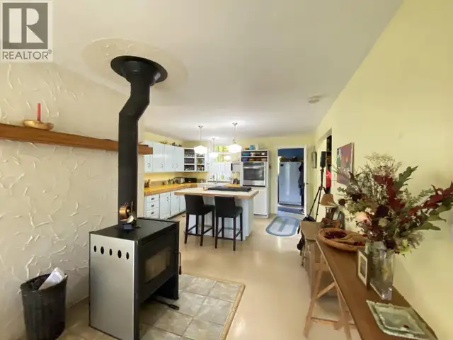 6681 BARNETT ROAD 100 Mile House, British Columbia in Houses for Sale in 100 Mile House - Image 10