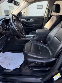 **CARS TRUCKS SUV 4X4 VAN AWD EDMONTON FINANCING AVAILABLE EASY FINANCING ** 2020 CHEVROLET TRAVERSE... (image 8)