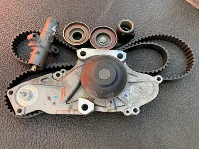 Up for sale is a genuine OEM Honda timing belt Kit for honda odyssey 2011 to 2017 for the Vtec 3.5 V...