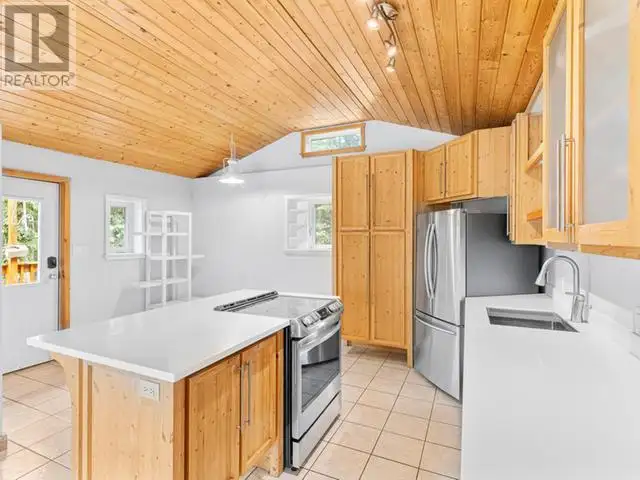 9 BLUEBIRD HILL Whitehorse South, Yukon in Houses for Sale in Whitehorse - Image 12
