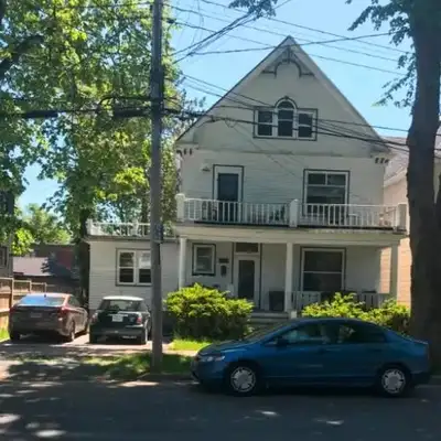 Excellent location! Ideal layout for a couple or two people sharing. Minutes from Dalhousie Universi...