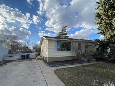 49 5 Street CRESCENT in Houses for Sale in Saskatoon - Image 2