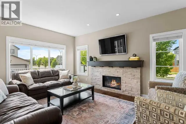 240 Copperpond Green SE Calgary, Alberta in Houses for Sale in Calgary - Image 2