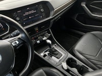 One Owner - Sunroof - Heated & Ventilated Front Seats - Keyless Ignition - Remote Start Refined and... (image 5)