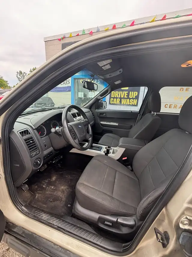 2012 Ford Escape580120282053355524
