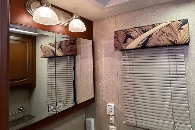 2007 Newmar Dutch Star 4023 – Pre-Owned Class A Motorhome.  in RVs & Motorhomes in Red Deer - Image 36