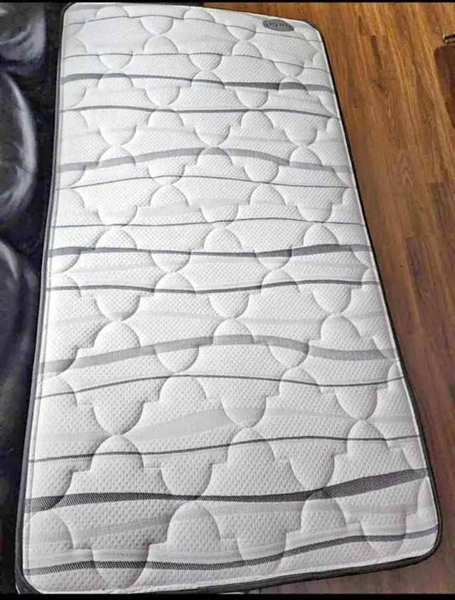 King Mattress | Twin Mattress : Full Mattress / Queen Mattress in Beds & Mattresses in Oshawa / Durham Region - Image 6