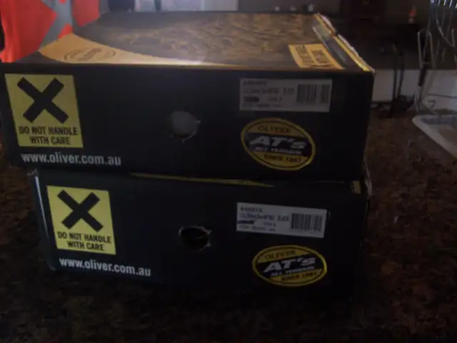 Men's Work Safety Boots, Steel Toe, Black, Brand New, Size 6 in Men's Shoes in Hamilton - Image 10