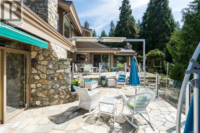 960 Lands End End North Saanich, British Columbia in Houses for Sale in Victoria - Image 40